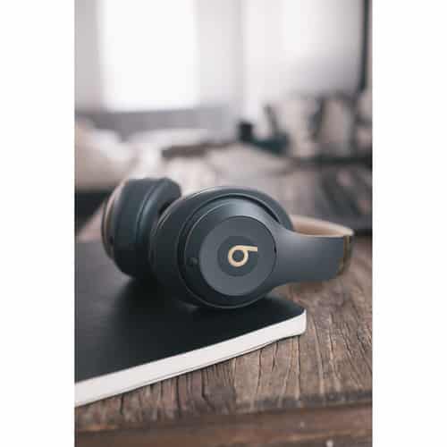 Beats by Dr. Dre Beats Solo3 Wireless On-Ear Headphones (Matte Black / Icon)