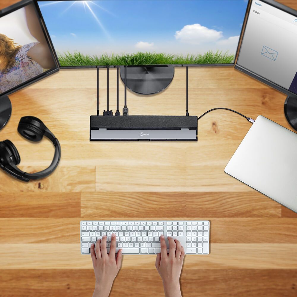 j5create JCD543 USB Type-C Triple Display Docking Station