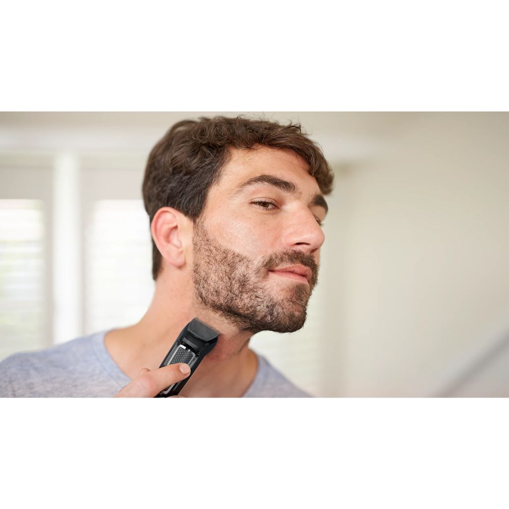 Philips Multigroom series 3000 8-in-1 Face and Hair