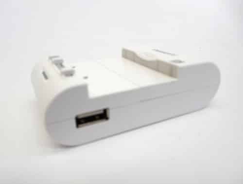 Pisen Universal Battery Charger II with USB Port