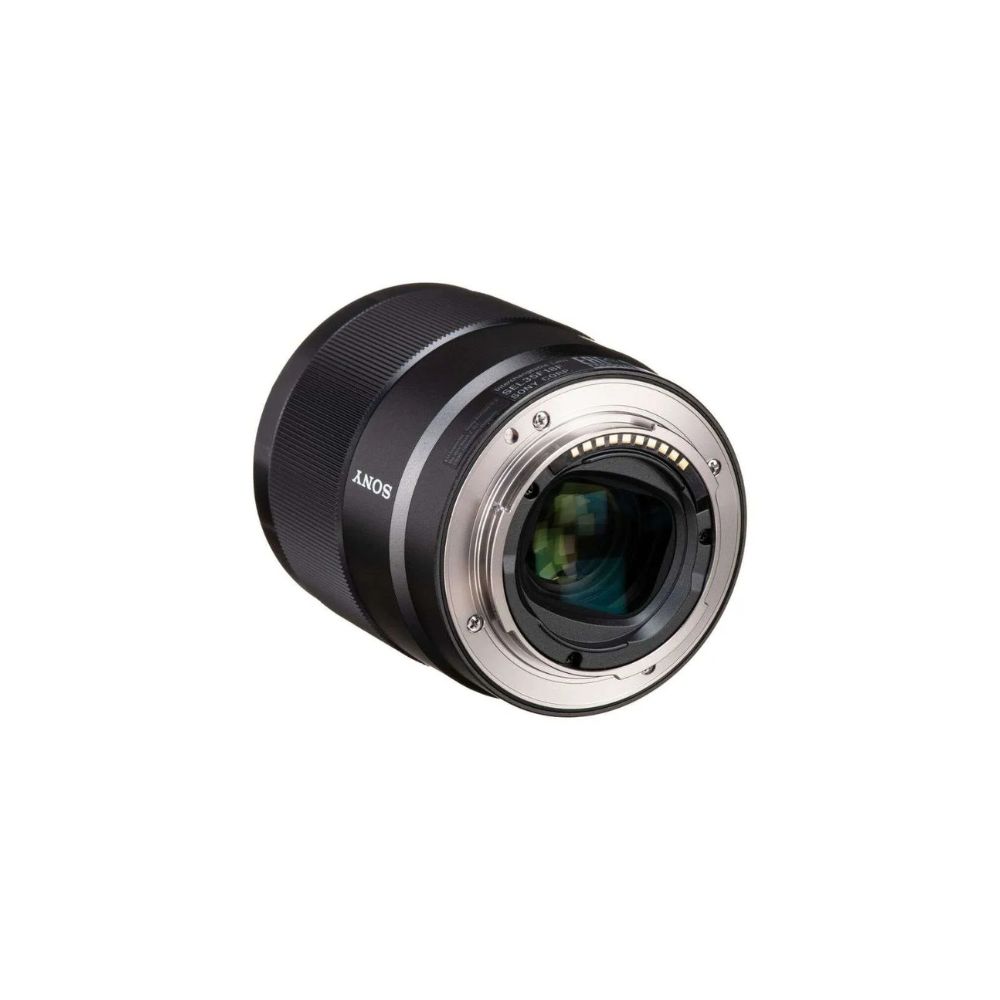 Sony FE 35mm f/1.8 Lens Super Sharp