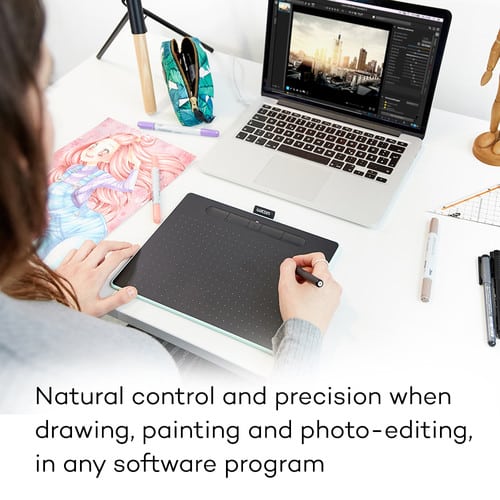 Wacom Intuos Bluetooth Creative Pen Tablet (Medium, Black).